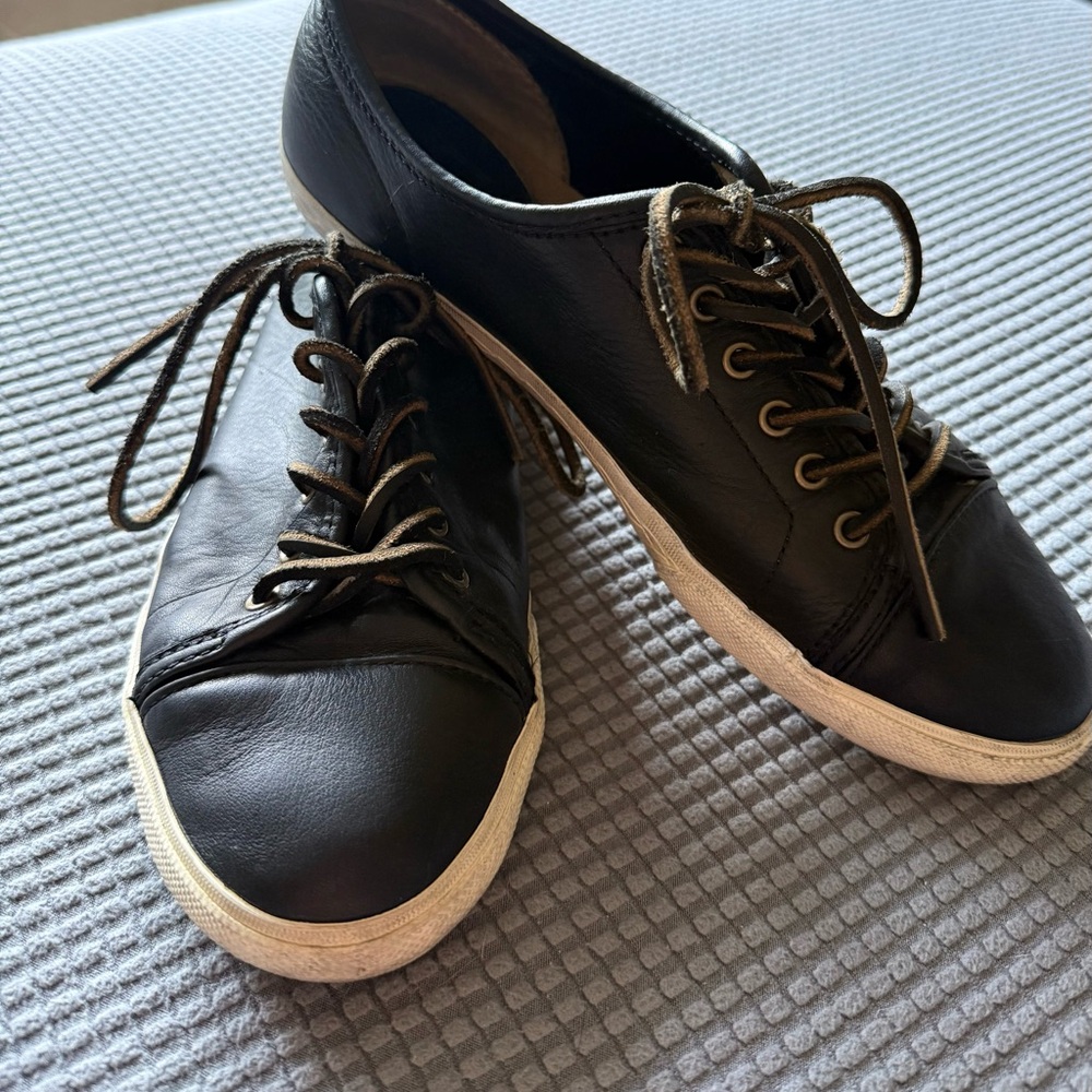 Frye Mindy Low Black Leather Women's Sneakers with Leather Shoe Strings Size 7
